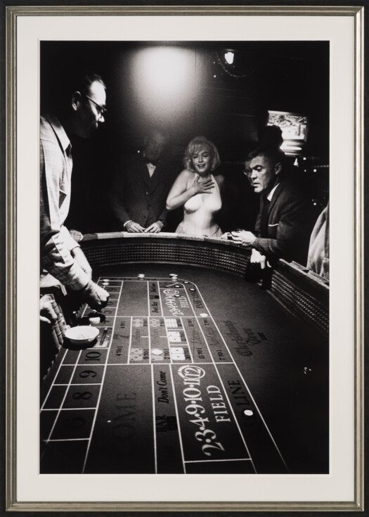 EAR THE CAST & CREW VISIT CASINO (17B) LRG 30 
